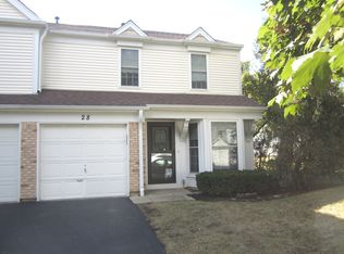 28 N Oltendorf Rd, Streamwood, IL 60107