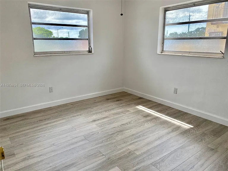 380 E 35th St #2118 — Photo 2