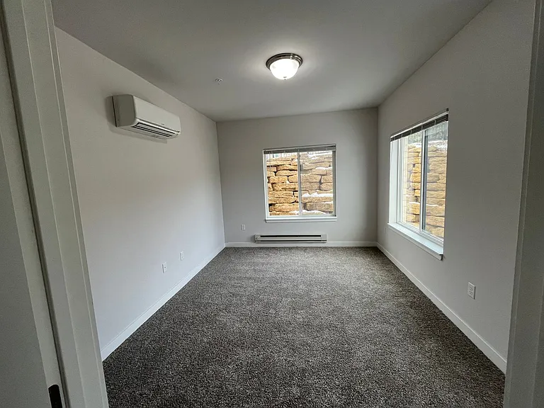 Cottage Grove Commons: Limestone — Photo 127