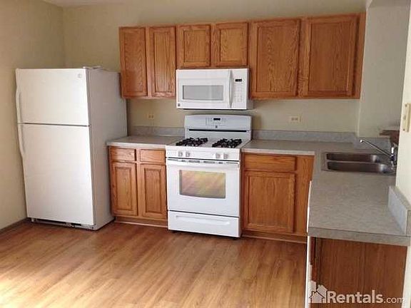 3rd image of 315 W Whispering Oaks Ln