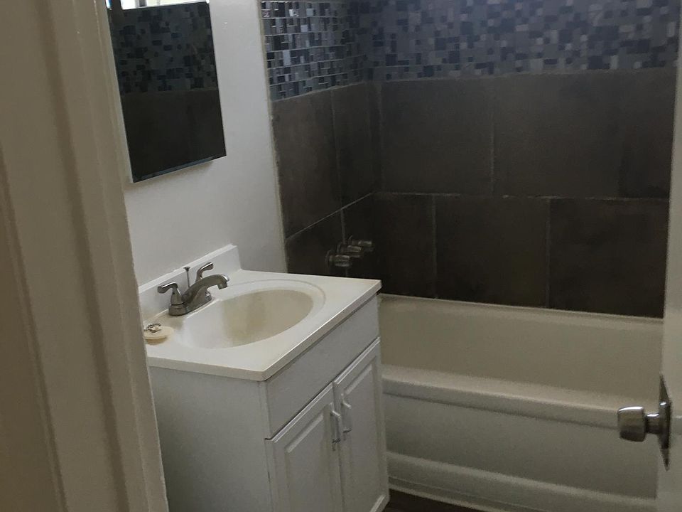 1st image of 3863 46th St APT 7
