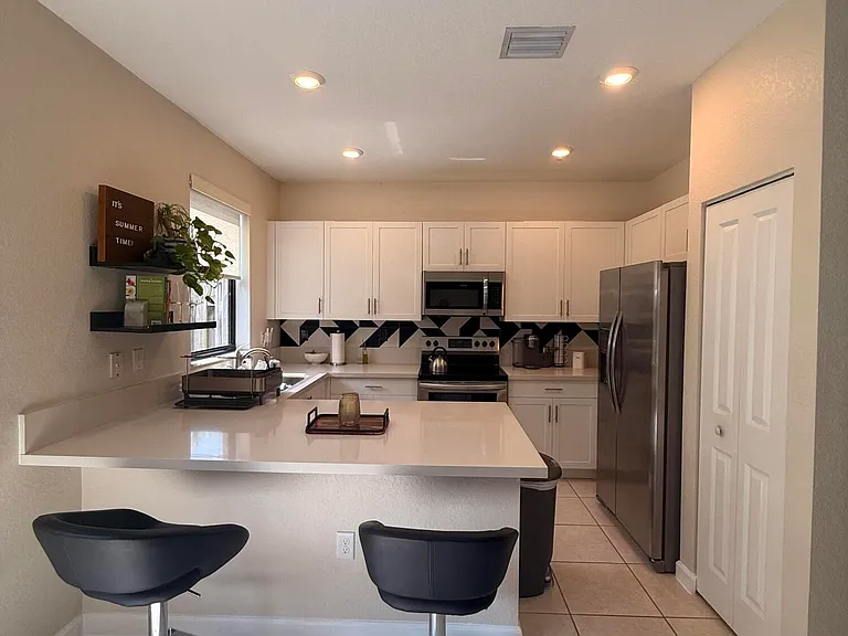 21423 NE 2nd Pl — Photo 8