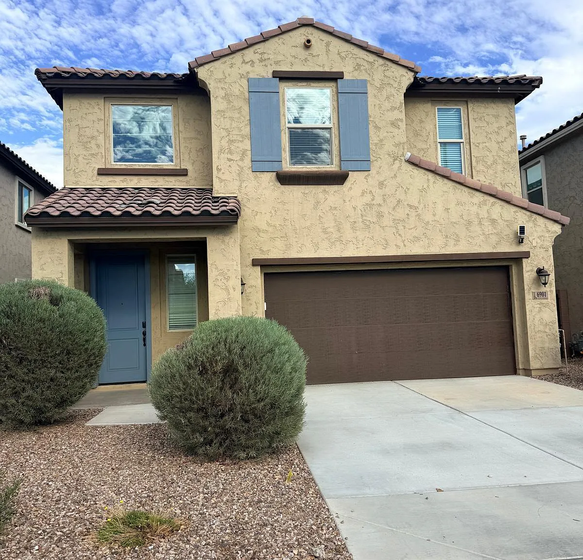 4 bed, 2.5 bath, 2450 sqft, $2,500 — Photo 1