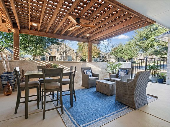 2nd image of 1302 Ridgefield Loop