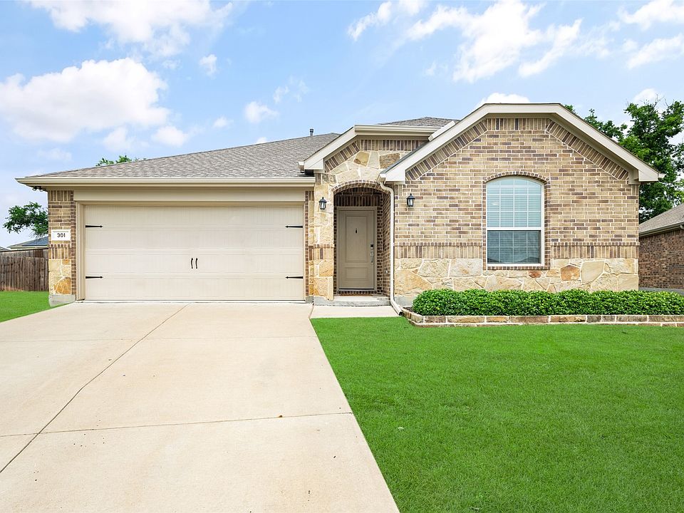 1st image of 301 Waterton Dr