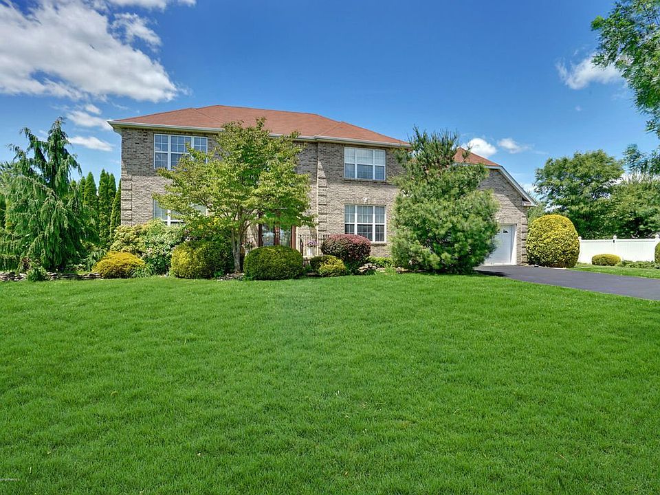 1st image of 345 Hutchinson Dr
