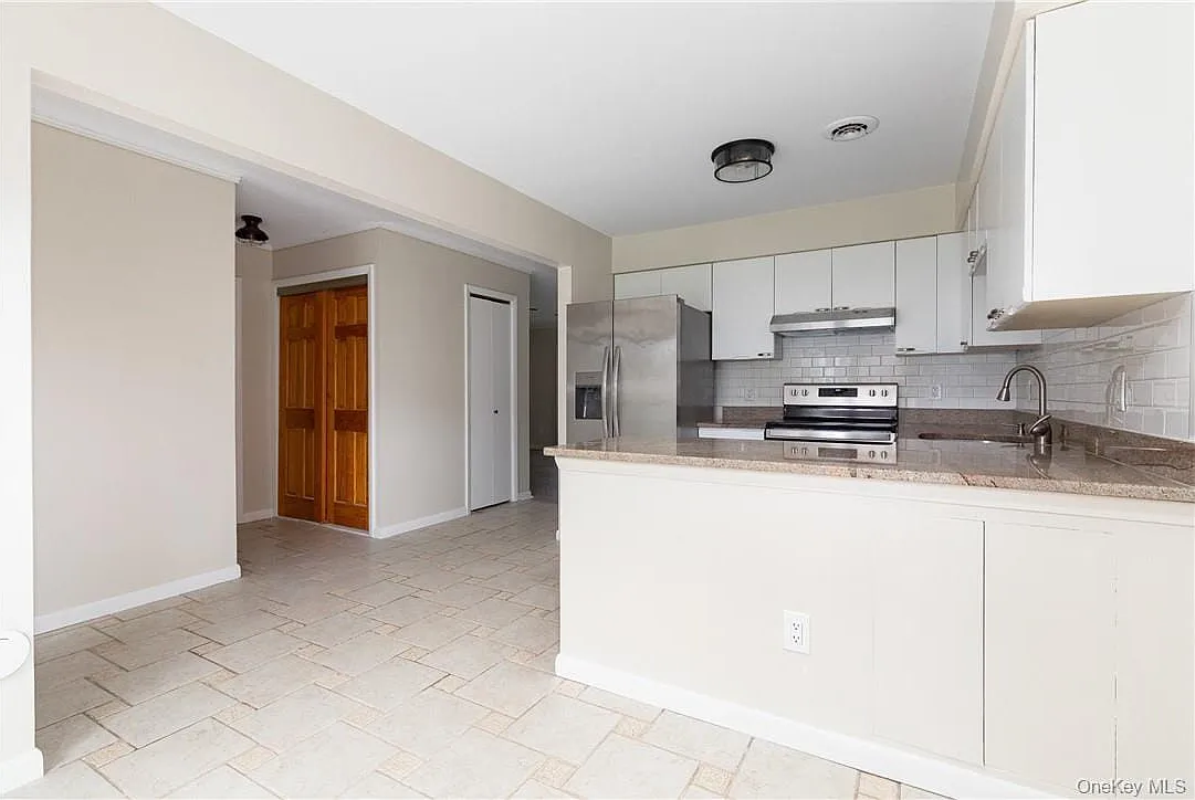 2 bed, 2.5 bath, 1472 sqft, $4,200 — Photo 4