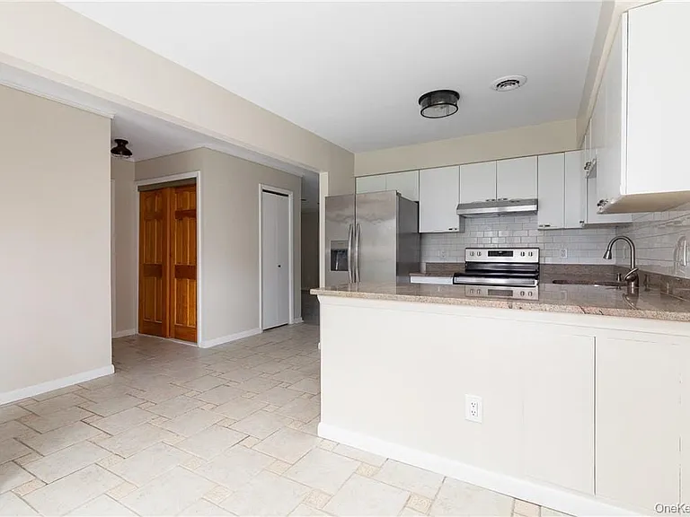 21 Pond Dr W — Photo 11