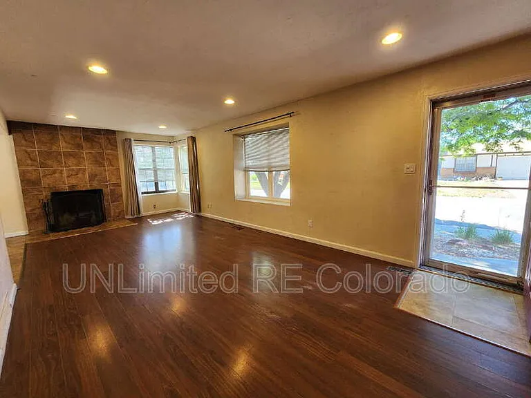 10833 W Patterson Pl — Photo 5