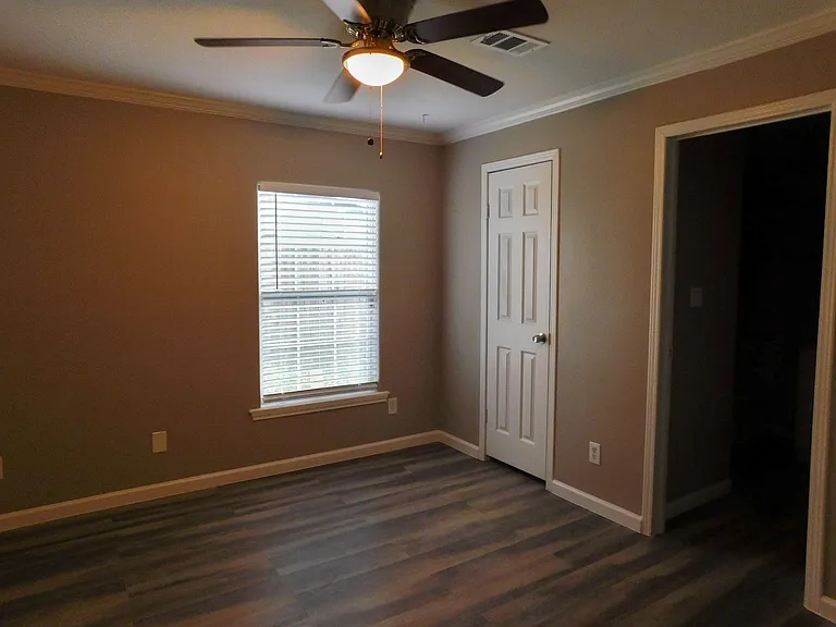 107 Varsity Dr — Photo 26