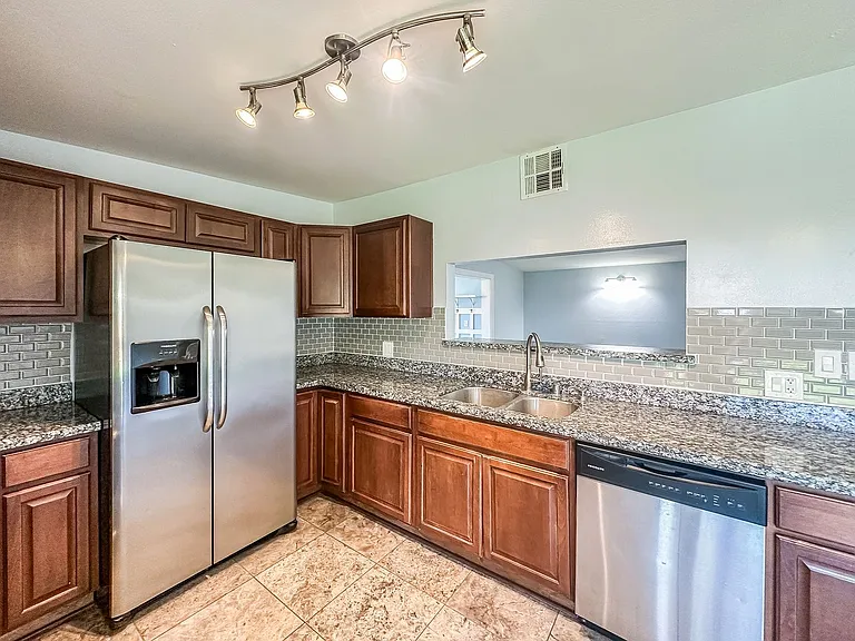 1117 Iris Ave — Photo 11