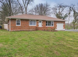 737 E Lake Dr, Edwardsville, IL
