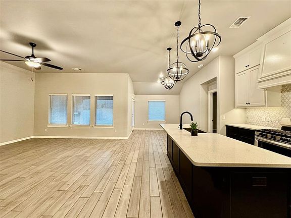 5th image of 5401 Riverrun Ct