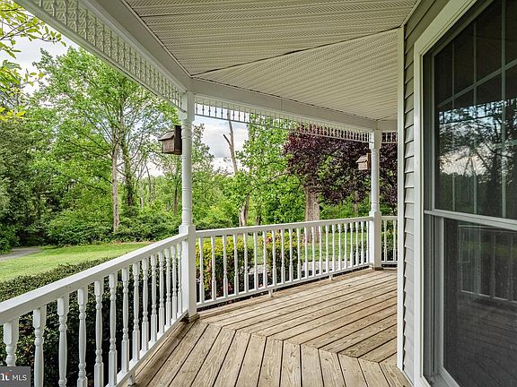 4th image of 52 Atwater Rd