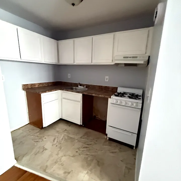 75 E Park St #8A
