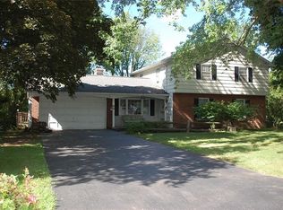 6 Briar Way, Fairport, NY 14450