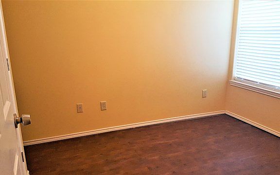 5th image of 411 S 48th Ln APT 3