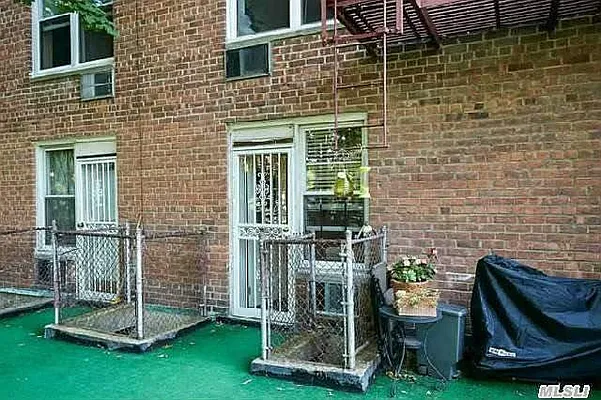Sold by Douglas Elliman | media 17