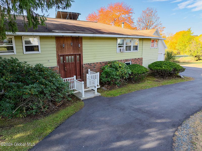 3rd image of 1217 Spring Avenue