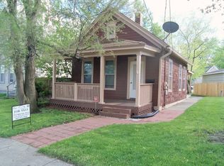 675 Villa St, Elgin, IL 60120