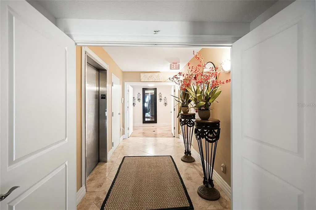 4 bed, 4.5 bath, 4656 sqft, $12,000 — Photo 2