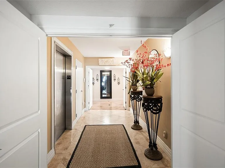 1350 Gulf Blvd #901 — Photo 2