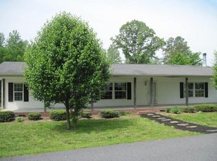 2221 Riverside Cir, Eden, NC 27288