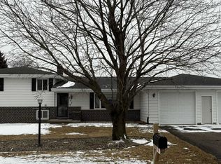203 Sunset Dr, Dane, WI 53529
