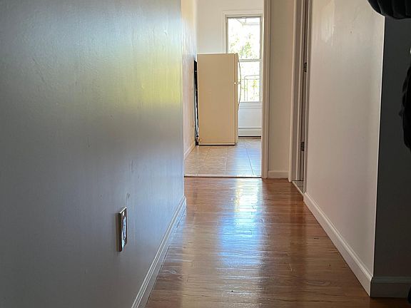 3rd image of 36 Bedford Park Blvd