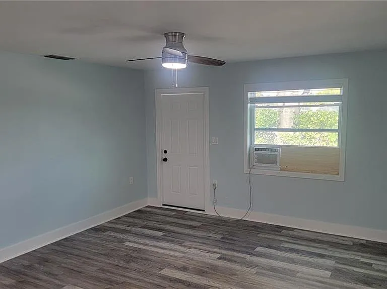 27020 Williams Rd #5 — Photo 3