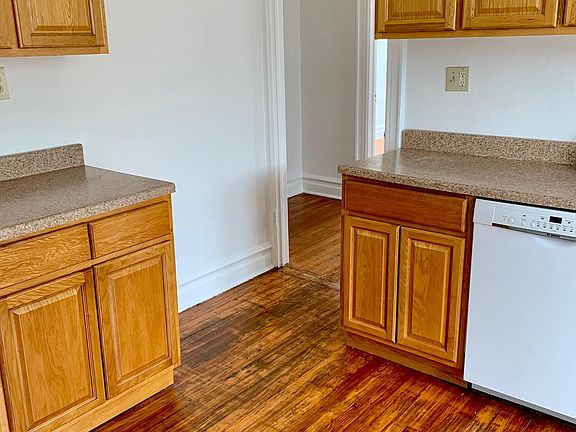 2nd image of 18 Lane St #2R