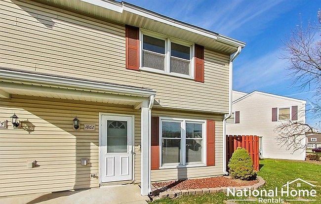 1st image of 1862 Stockton Dr #3283