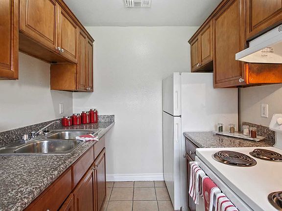 2nd image of 3300 Garden Oaks Dr APT A2