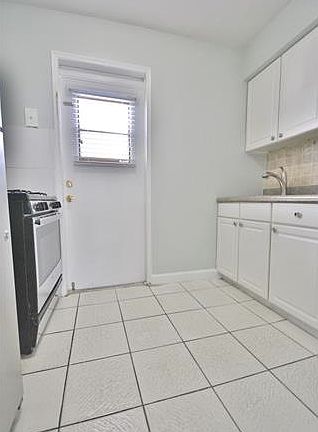 5th image of 7617 Carlyle Ave #000