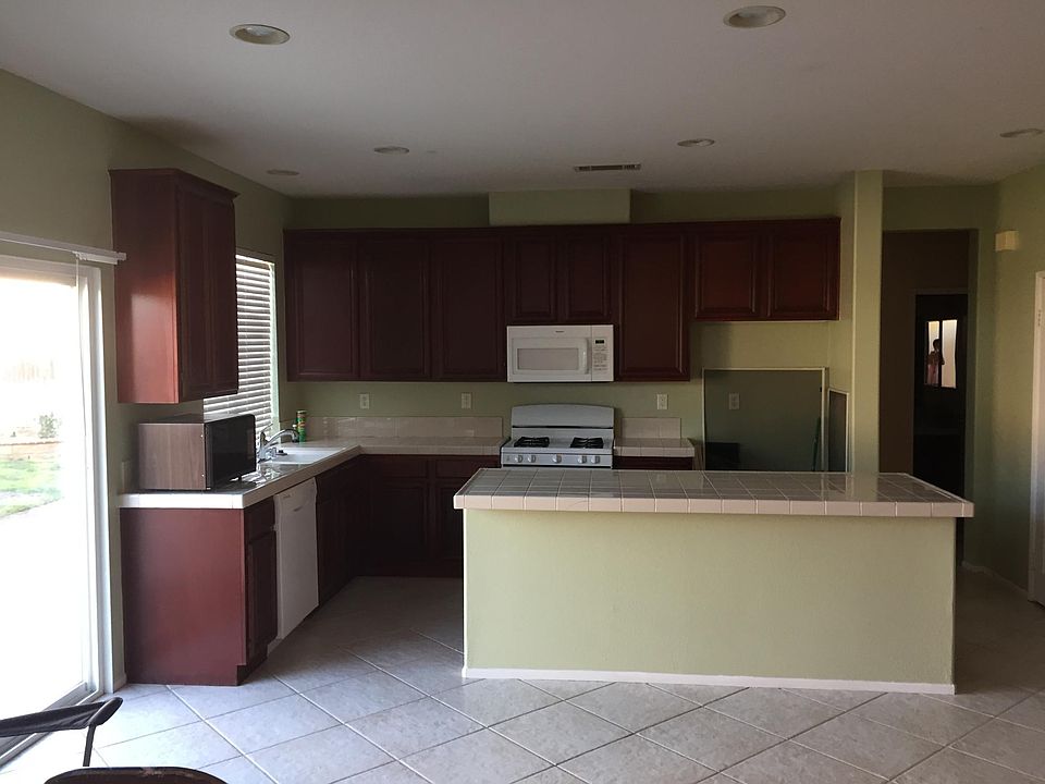 2nd image of 3633 Fallon Pl