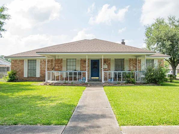 3146 Dogwood Ln, Port Neches, TX 77651