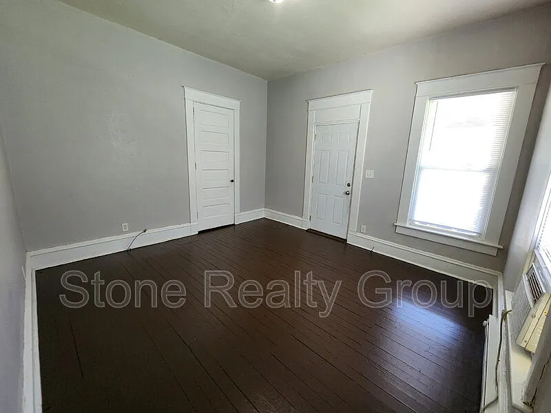 1 bed, 1.0 bath, $595 — Photo 2