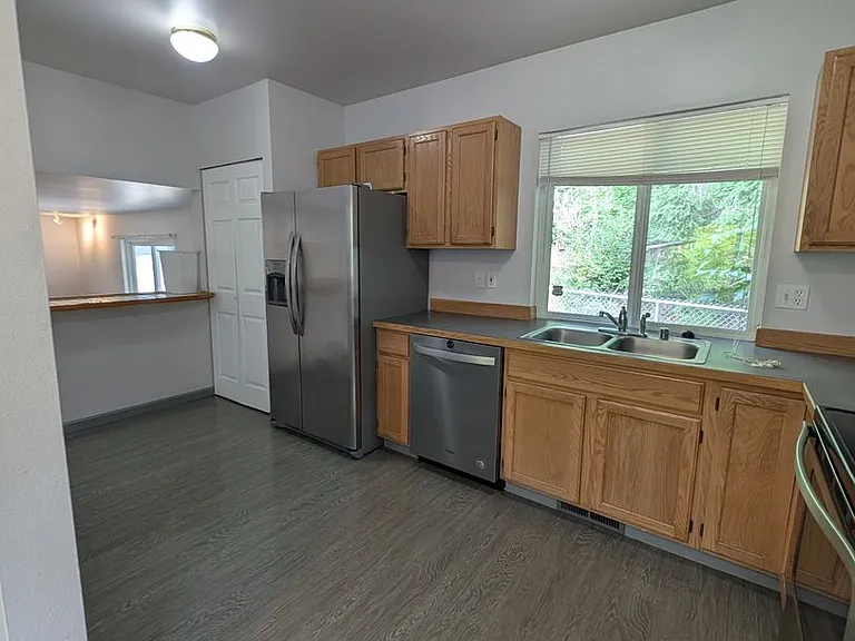 1762 Sage Ct — Photo 4