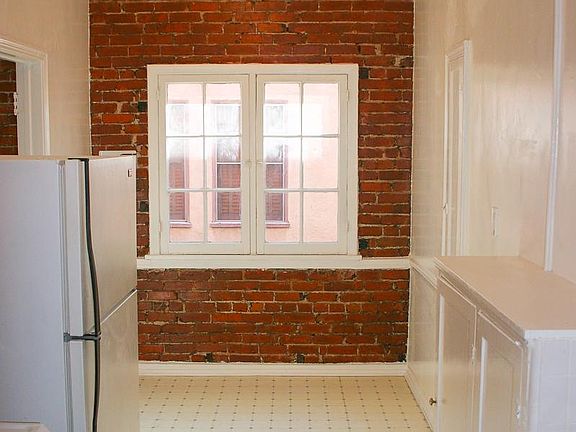 3rd image of 408 S Cochran Ave