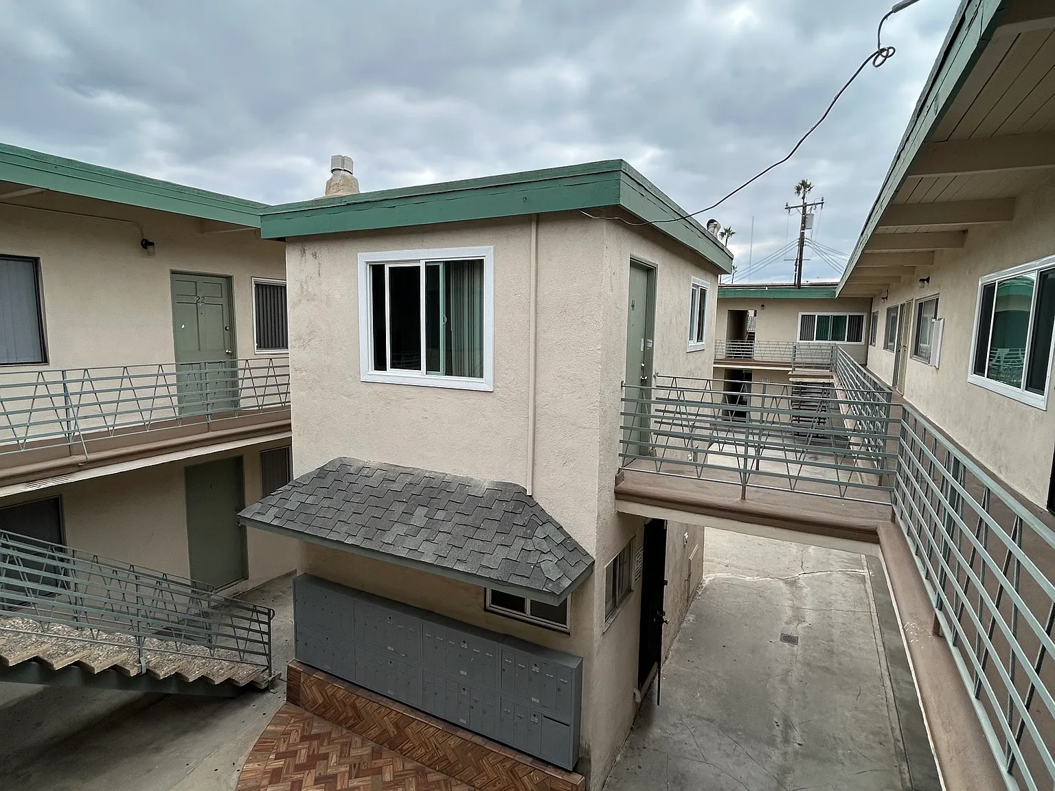 Torrance 44 — Photo 3