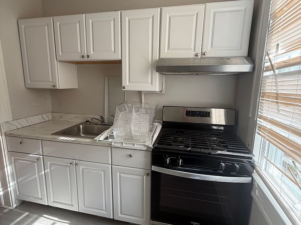 1st image of 74X Melville Ave