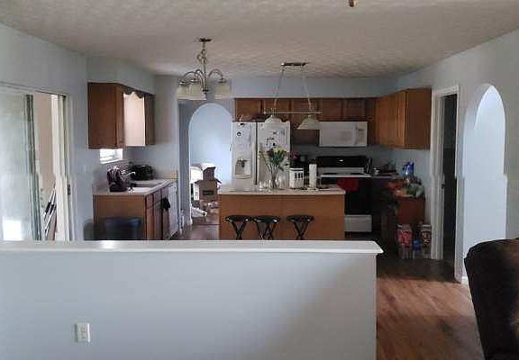 5th image of 276 Essex Pl