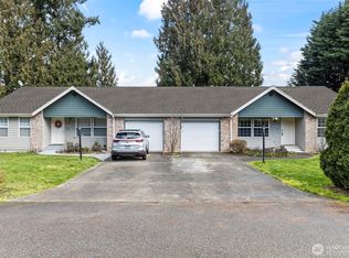 15207-15209 95th Avenue Ct E, Puyallup, WA 98373