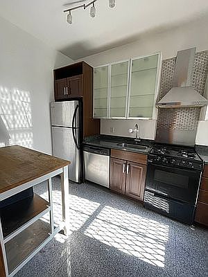3rd image of 80 Edgecombe Ave #24
