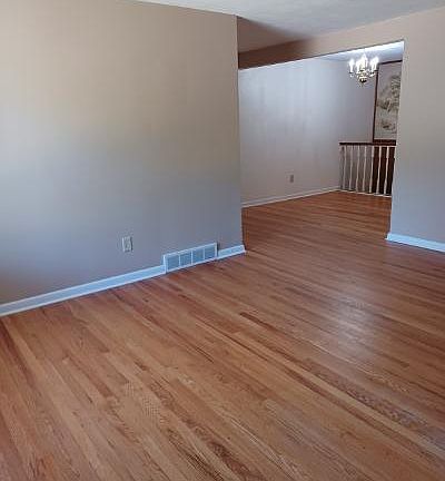 4th image of 1929 Allen Dr