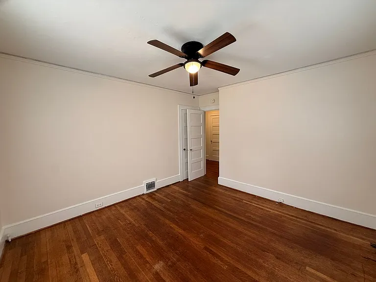 1607 - 1609 Hollywood Drive — Photo 12