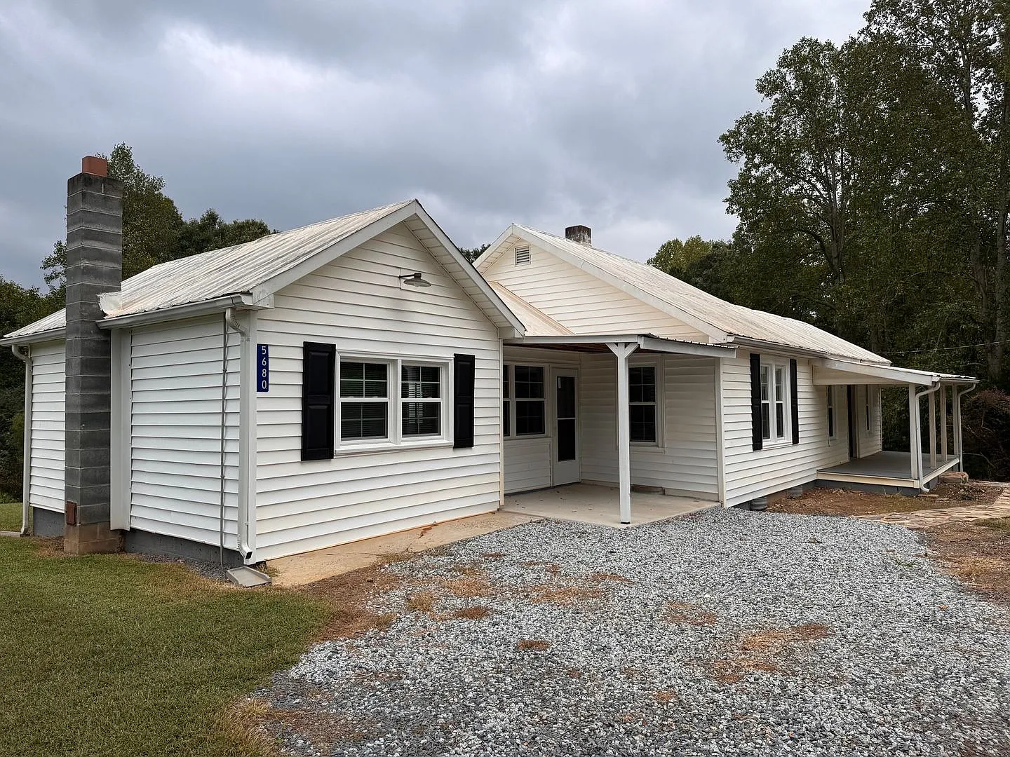Newly Renovated 2 Bed, 1 Bath Farmhouse Located In The Country! — Photo 1
