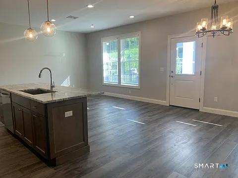 2 bed, 2.0 bath, 1017 sqft, $2,500 — Photo 3