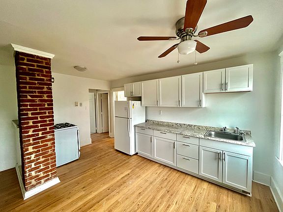 Sunny eat in kitchen