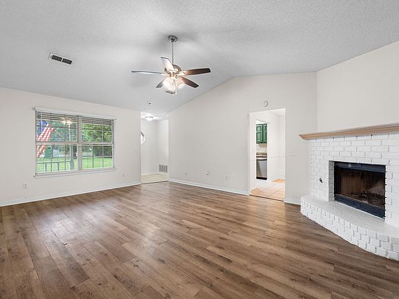 3rd image of 1203 Brook Bend Rd